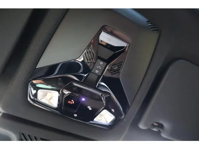 BMW X1 xDrive30e 2023 Hybride Benzine 38