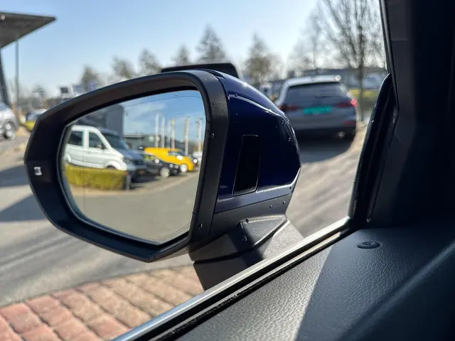 Audi Q3 45 TFSI e S edition 2024 Hybride Benzine 23