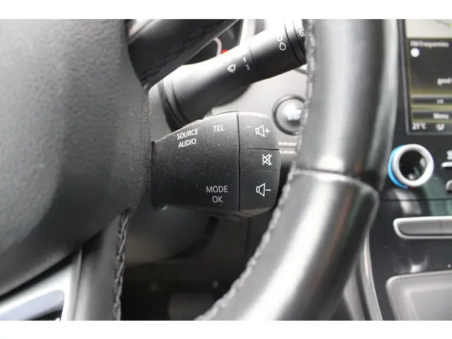 Renault Grand Scénic 1.3 TCe Bose 2018 Benzine 24