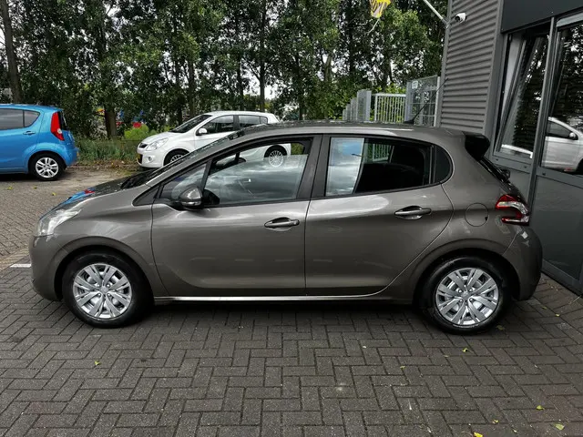 Peugeot 208 1.2 VTi Active *AC 2012 Benzine 6