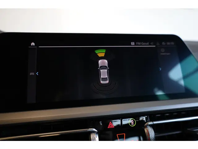 BMW 3 Serie Sedan 320e 2021 Hybride Benzine 14