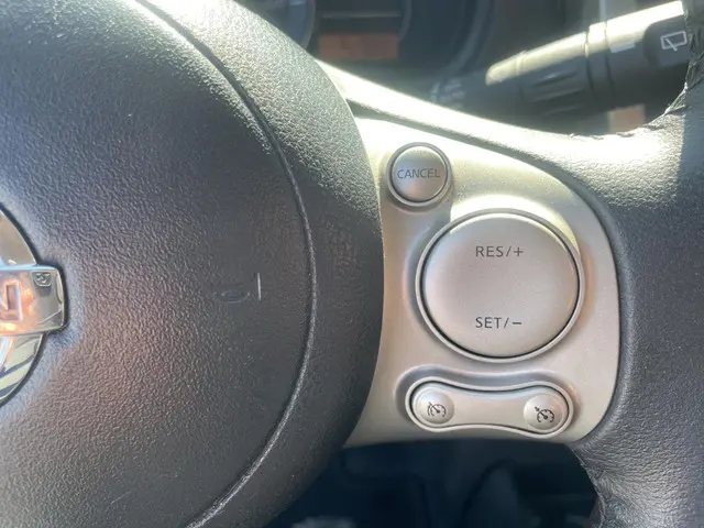 Nissan Micra 1.2 Connect Edition 2015 Benzine 14