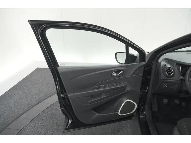 Renault Captur TCe 90 Limited 2018 Benzine 57