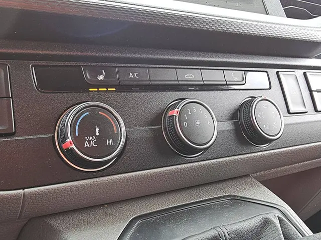 Volkswagen Transporter 2.0 TDI 2021 Diesel 11