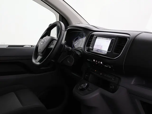Toyota ProAce Worker 2.0 D-4D 177 PK AUT. LONG 2018 Diesel 8