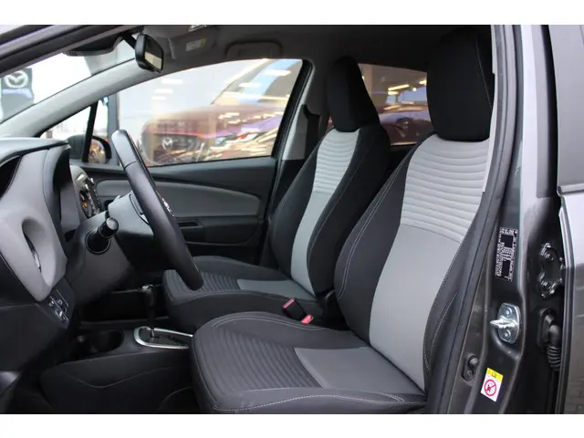 Toyota Yaris 1.5 Hybrid Dynamic 2018 Hybride Benzine 11