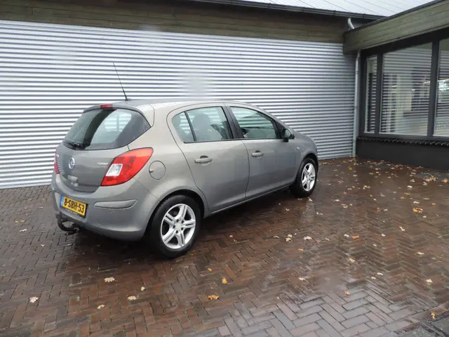 Opel Corsa 1.4 Turbo Cosmo 2013 Benzine 17
