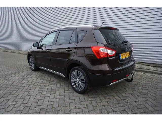 Suzuki S-Cross SX4 1.6 Exclusive AllGrip 2014 Benzine 3