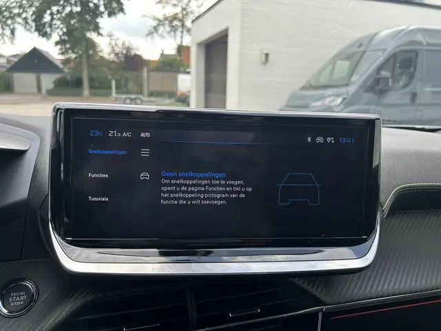 Peugeot 2008 1.2 Hybrid 145 GT 2025 Hybride Benzine 17