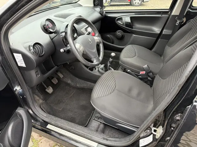 Peugeot 107 1.0 Envy 2013 Benzine 8