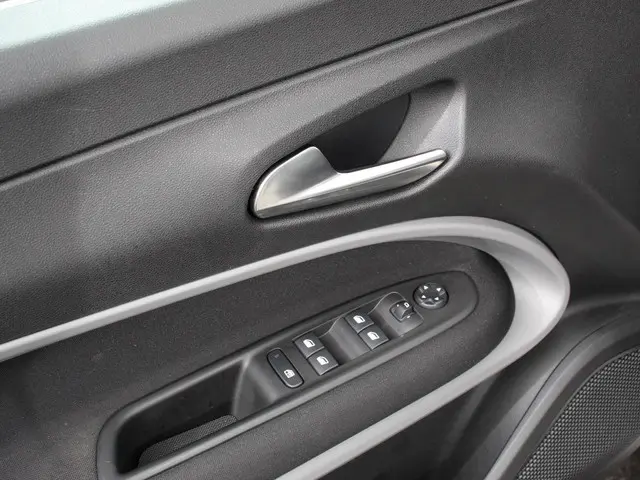 Jeep Avenger Longitude 54 kWh 2024 Elektrisch 16