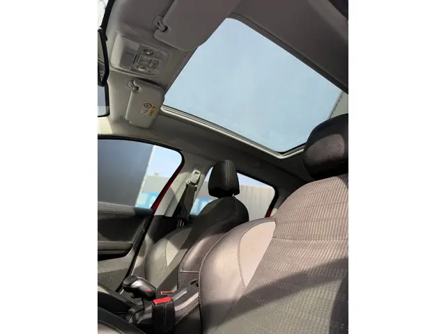 Peugeot 2008 1.2 PureTech Allure 2018 Benzine 31