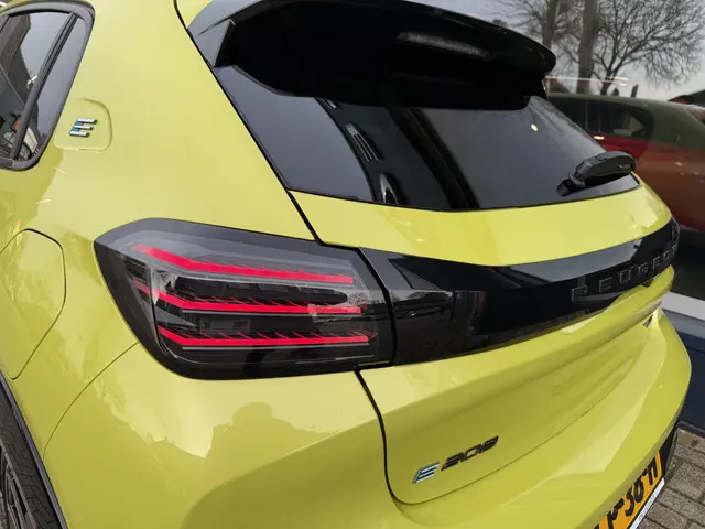 Peugeot e-208 EV GT 51 kWh 156 PK 2025 Elektrisch 41