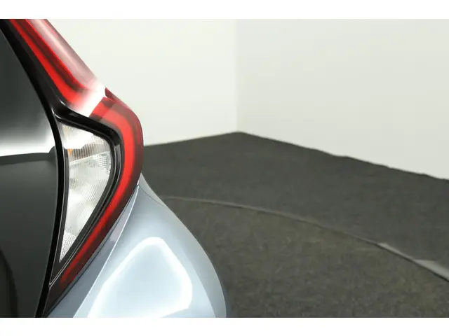 Toyota Aygo X 1.0 VVT-i MT Play 2024 Benzine 35
