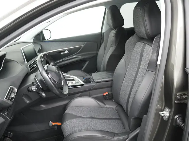 Peugeot 3008 1.2 PureTech Allure 2018 Benzine 11