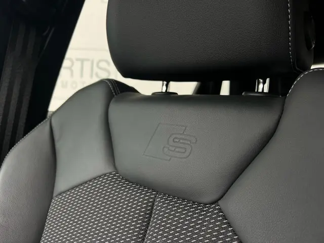 Audi Q3 45 TFSI e S edition 2023 Hybride Benzine 15