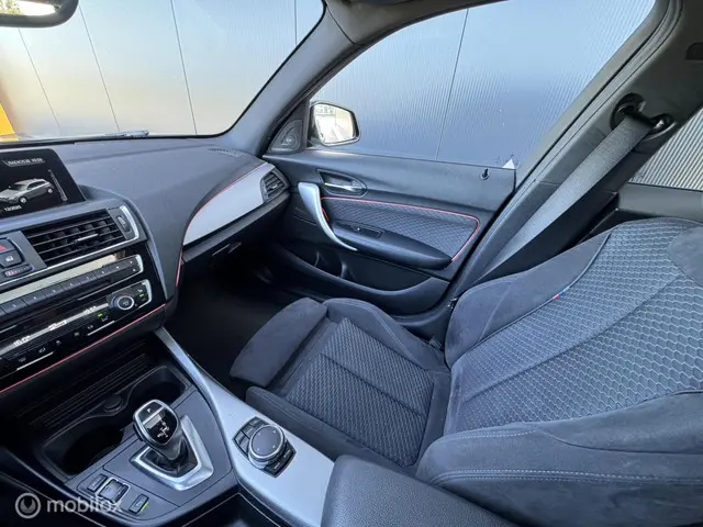 BMW 1 Serie M135i xDrive 2016 Benzine 21