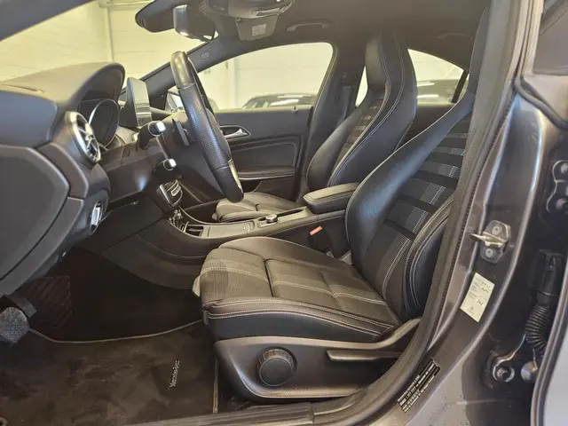 Mercedes-Benz CLA 180 Prestige 2019 Benzine 9