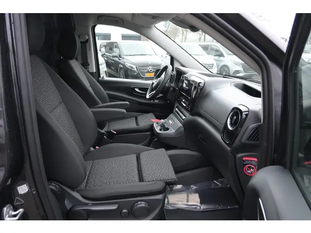 Mercedes-Benz Vito 114 CDI L2 Select 2024 Diesel 7