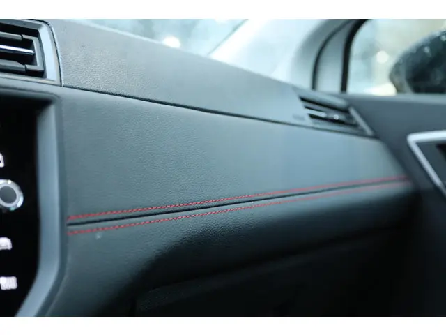 SEAT Ibiza 1.0 TSI FR BUSINESS INTENSE 2019 Benzine 32