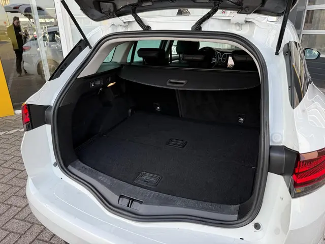 Renault Mégane Estate 1.3 TCe 140 Techno 2023 Benzine 9