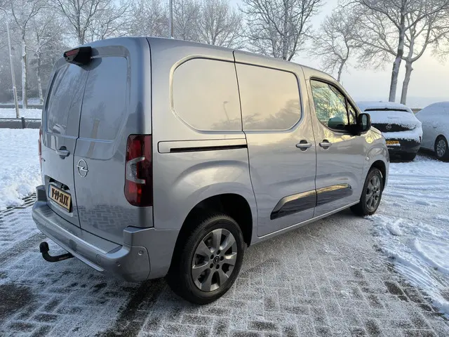Opel Combo 1.5 BlueHDi 130 Pk Automaat 2024 Diesel 4