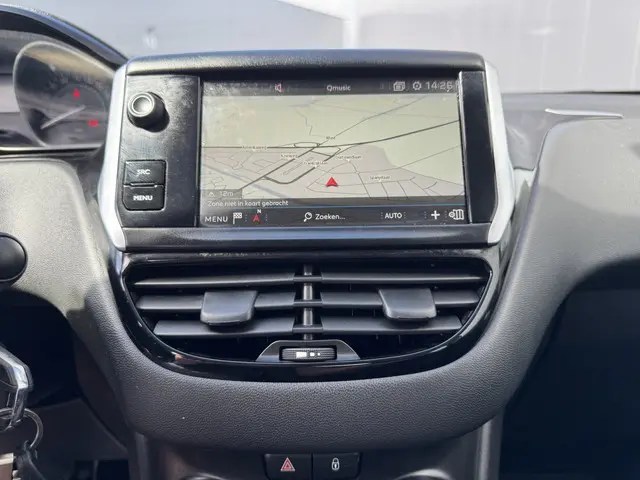 Peugeot 208 1.2 PureTech Blue Lion 2017 Benzine 29