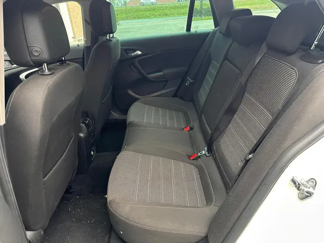 Opel Insignia Sports Tourer 1.6 T Business+ 2014 Benzine 8