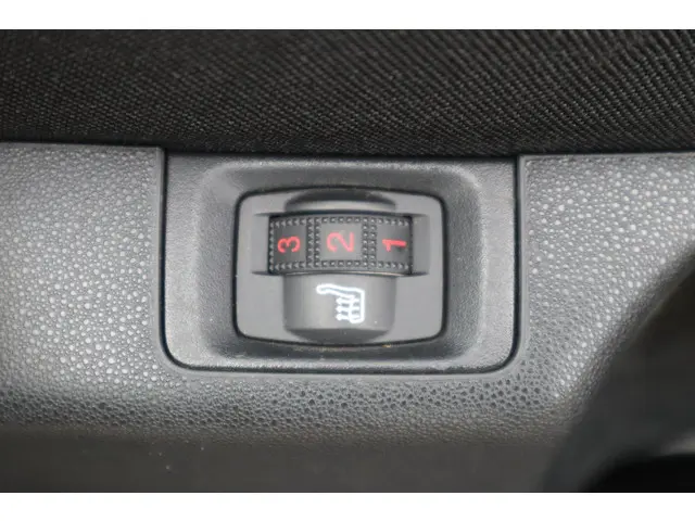 Citroën C3 1.2 PURETECH S&S SHINE VTR SPORT 2019 Benzine 25