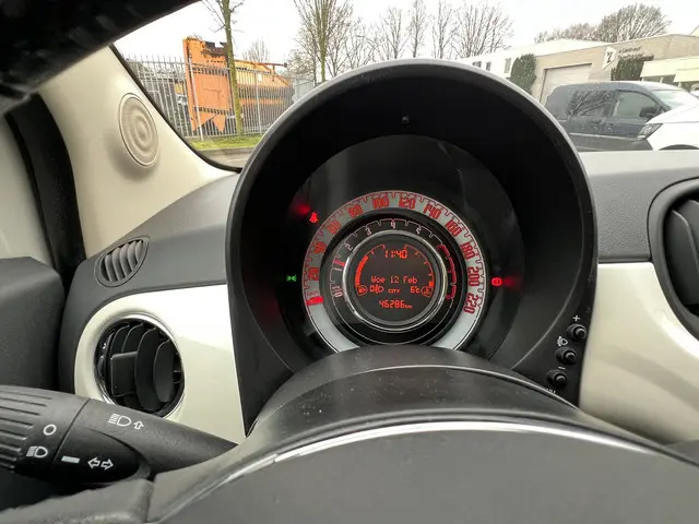 Fiat 500 1.2 Lounge *Airco*PDC*Scherm* 2017 Benzine 11