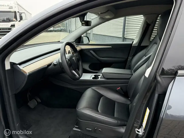 Tesla Model Y Long Range AWD 75 kWh 2021 Elektrisch 9