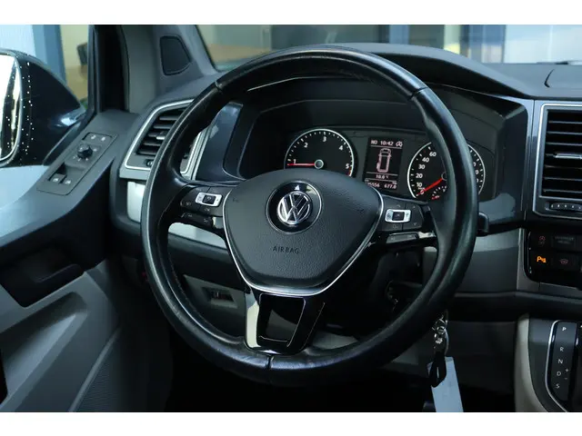 Volkswagen Transporter 2.0 TDI L2H1 Highline 2019 Diesel 28