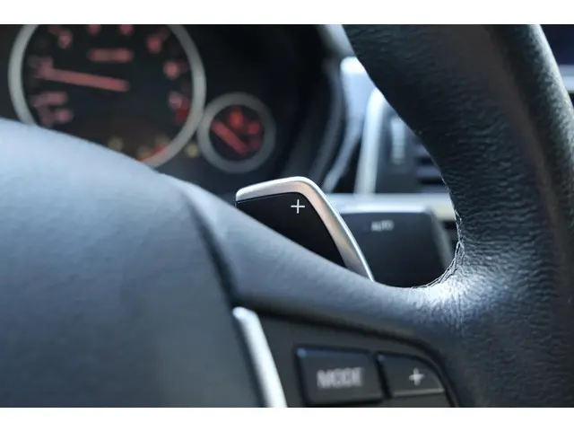 BMW 3 Serie GT 320i High Executive 2020 Benzine 26