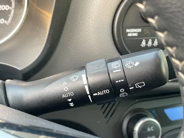 Toyota Yaris 1.5 Hybrid Active 2018 Hybride Benzine 18