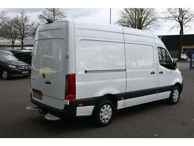 Mercedes-Benz Sprinter 317 CDI L2H2 2023 Diesel 3