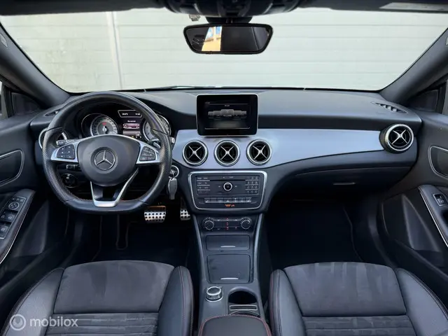 Mercedes-Benz CLA Shooting Brake 180 2015 Benzine 12