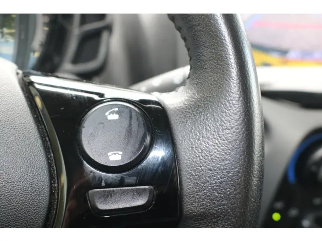 Toyota Aygo 1.0 VVT-i x-play limited 2019 Benzine 18