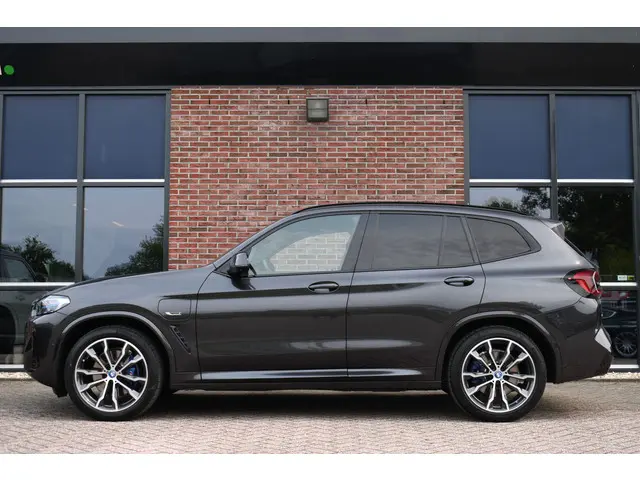 BMW X3 xDrive30e M-Sport 2021 Hybride Benzine 42