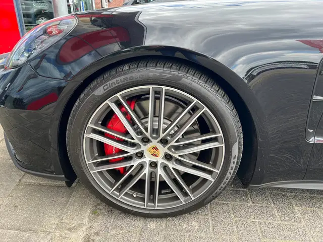 Porsche Panamera 4.0 Turbo Vol opties 2016 Benzine 12