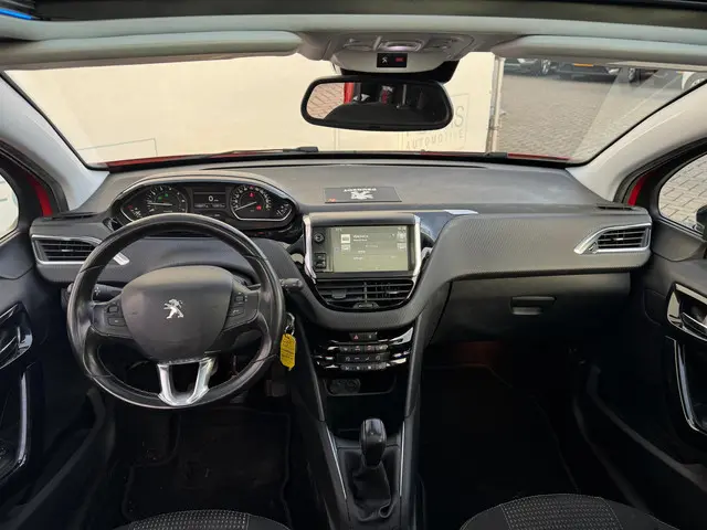 Peugeot 208 1.2 PureTech Allure 2015 Benzine 5