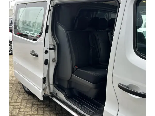 Opel Vivaro 1.6 CDTI L2H1 DC Sport EcoFlex 2019 Diesel 25