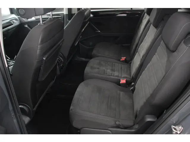 Volkswagen Touran 1.5 TSI DSG Highline 7p 2021 Benzine 10