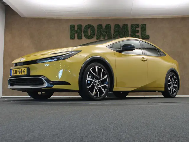Toyota Prius 2.0 Plug-in Executive 2024 Hybride Benzine 2
