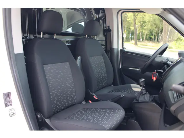 Opel Combo 1.4 L1H1 ecoFLEX 2015 Benzine 17