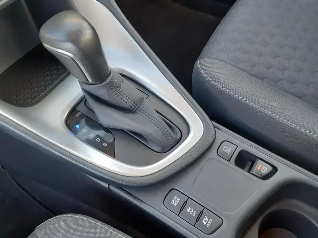 Toyota Yaris 1.5 Hybrid Dynamic 2020 Hybride Benzine 17