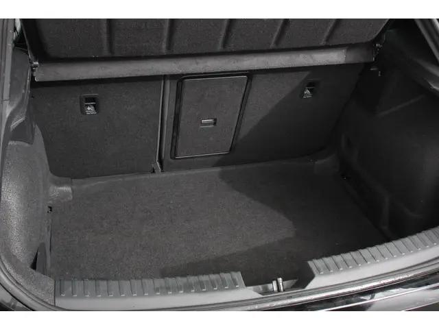 SEAT Leon 1.5 eTSI 150pk DSG FR 2020 Benzine 26