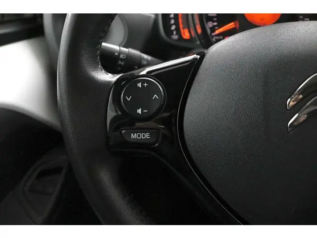Citroën C1 1.0 VTi Feel wit 2019 Benzine 14