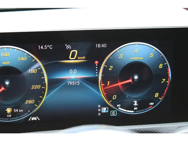 Mercedes-Benz A-Klasse 200 AMG 2018 Benzine 13