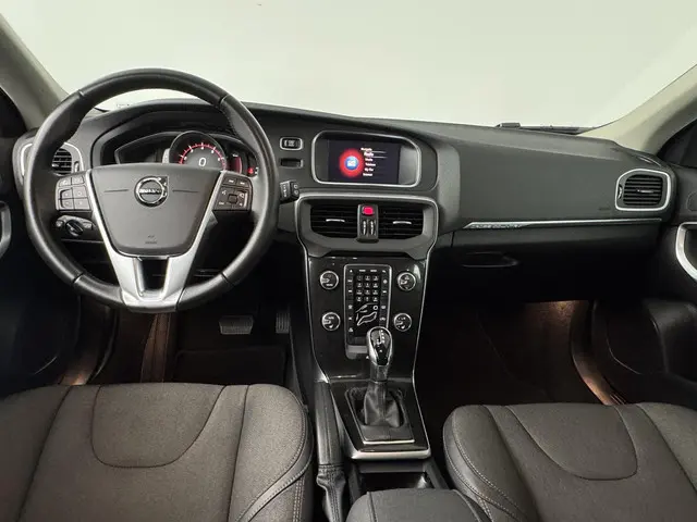 Volvo V40 3