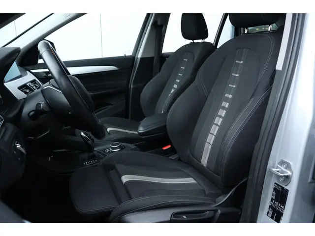 BMW X1 sDrive20i Executive Edition 2019 Benzine 9